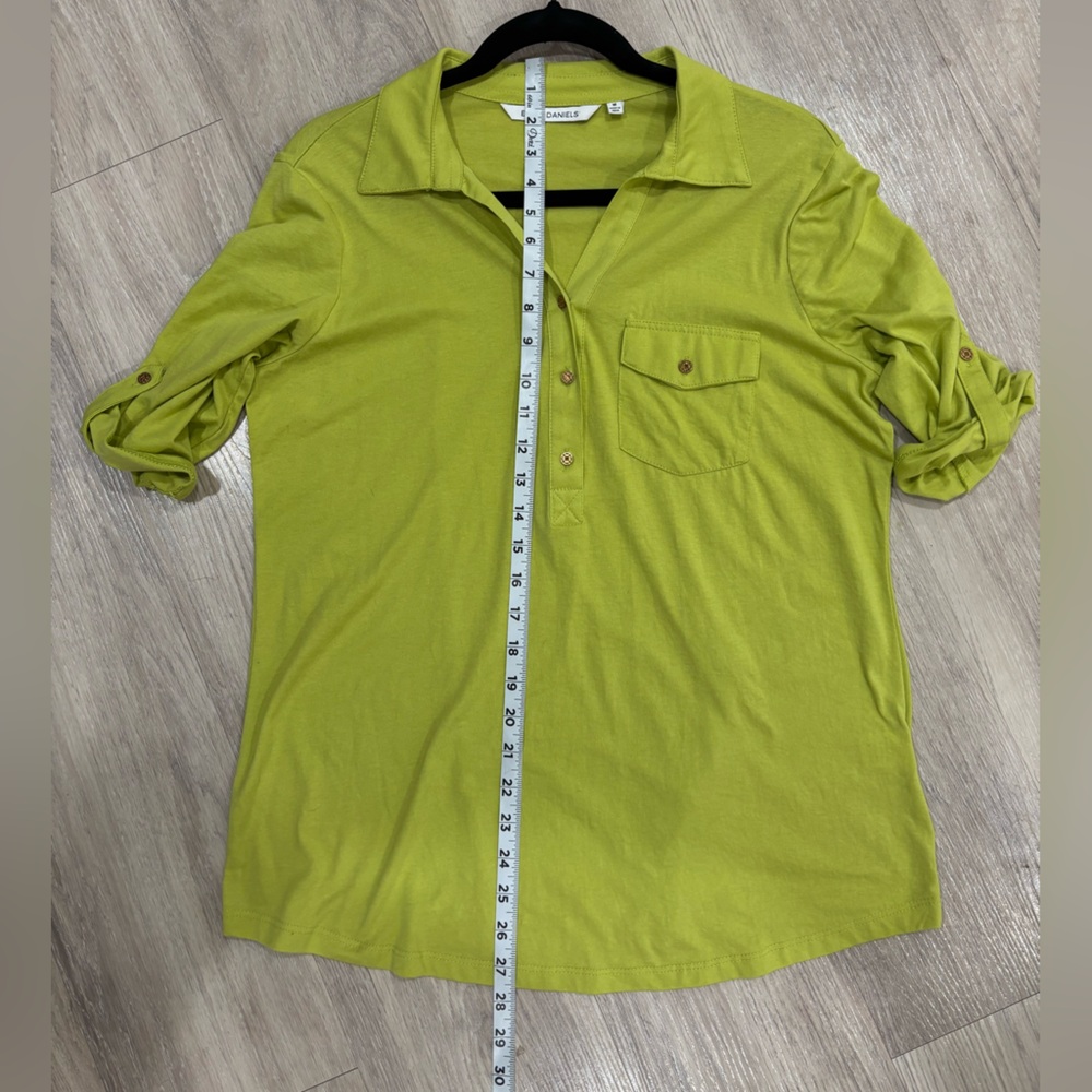 Emily Daniels Chartreuse 3/4 Sleeve 1/2 Button-Up W/Pocket Top Size M - Picture 8 of 8